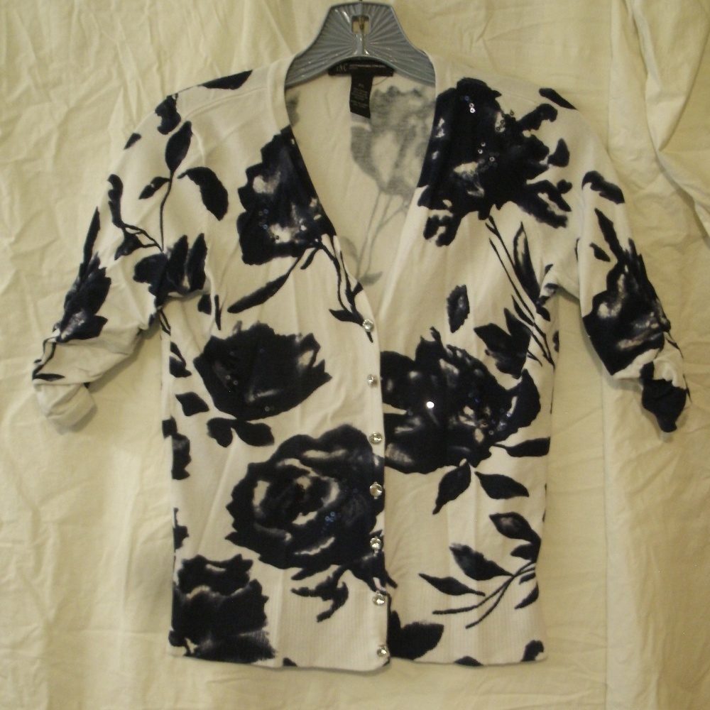 Blue & White Rose Button Down Top